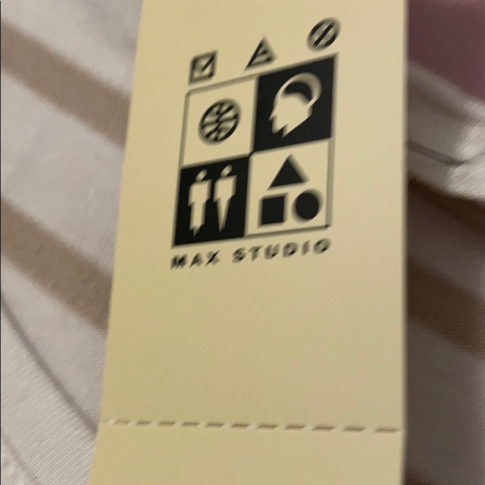 Max Studio Tee - Picture 4 of 4